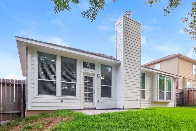 2309 Highland Crossing Drive, Conroe, TX 77304