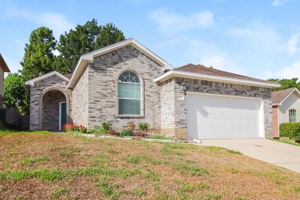 2309 Highland Crossing Drive, Conroe, TX 77304