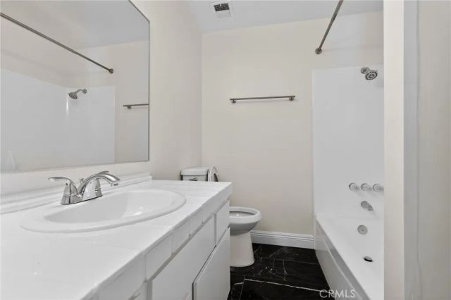 1131 Alta Loma 308, West Hollywood, CA 90069