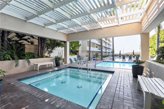 1131 Alta Loma 308, West Hollywood, CA 90069