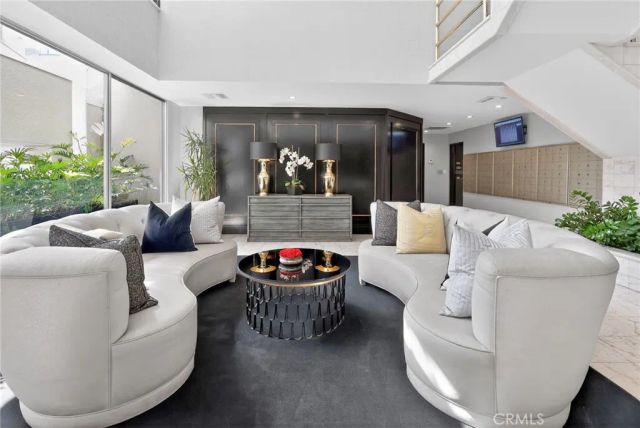 1131 Alta Loma 308, West Hollywood, CA 90069