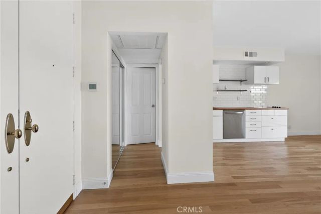 1131 Alta Loma 308, West Hollywood, CA 90069