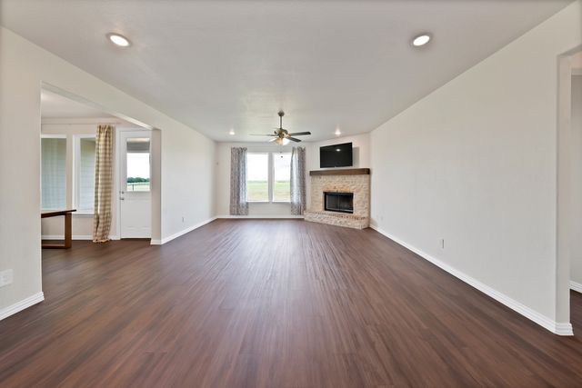 189 Lonicera Lane, Paradise, TX 76073