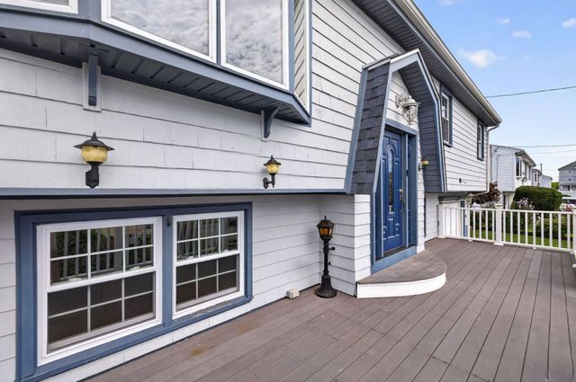 202 Oman St, Fall River, MA 02721