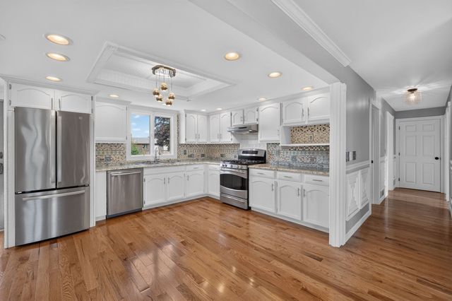 202 Oman St, Fall River, MA 02721