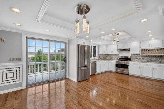 202 Oman St, Fall River, MA 02721