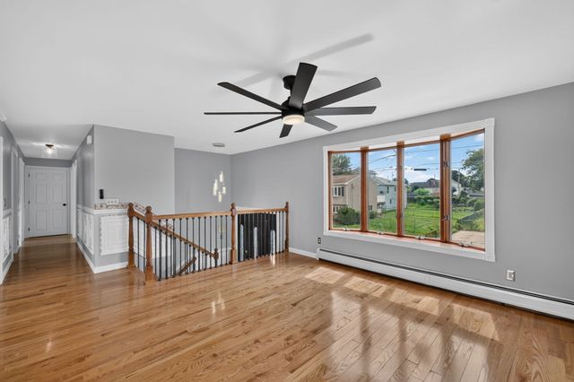 202 Oman St, Fall River, MA 02721