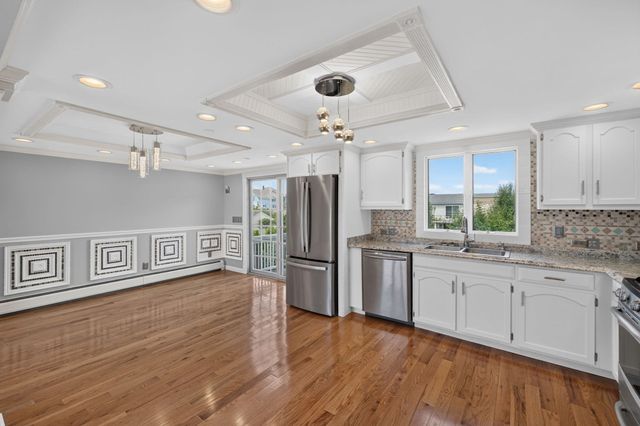 202 Oman St, Fall River, MA 02721