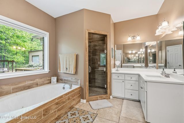 6070 Timber Oaks Drive, Olive Branch, MS 38654