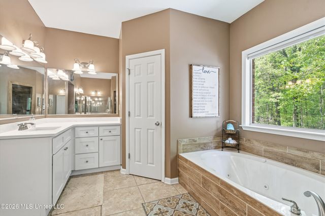 6070 Timber Oaks Drive, Olive Branch, MS 38654
