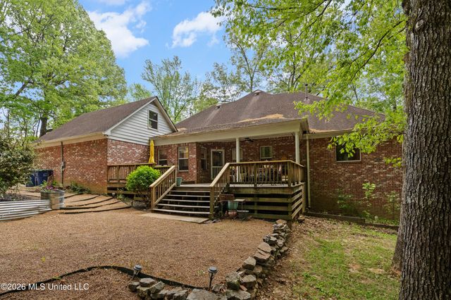 6070 Timber Oaks Drive, Olive Branch, MS 38654