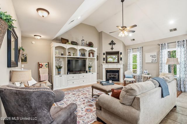 6070 Timber Oaks Drive, Olive Branch, MS 38654