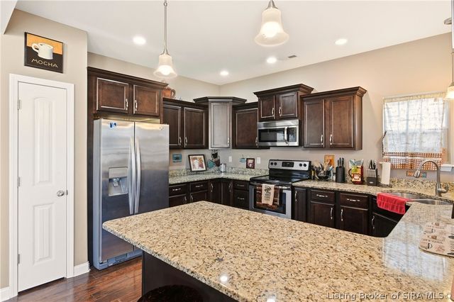 3019 Sarah Beth Way, Jeffersonville, IN 47130