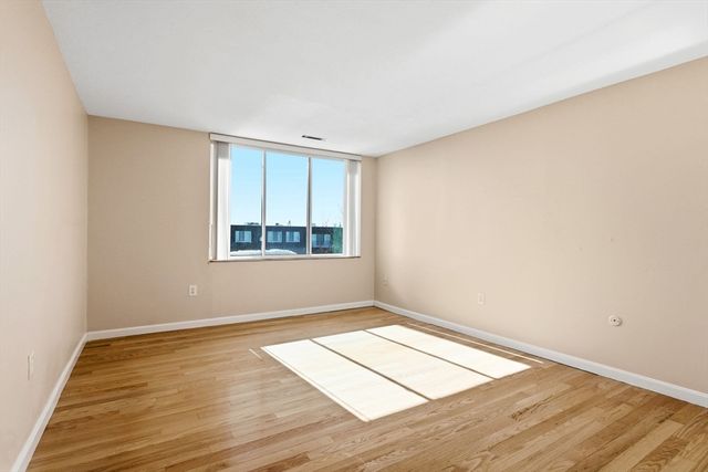 1006 Paradise Road PHO, Swampscott, MA 01907