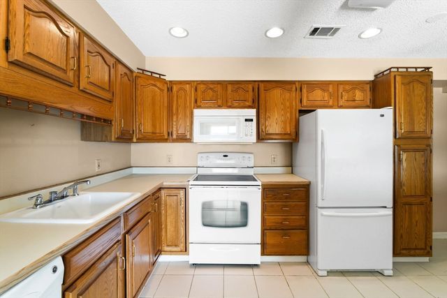 1006 Paradise Road PHO, Swampscott, MA 01907