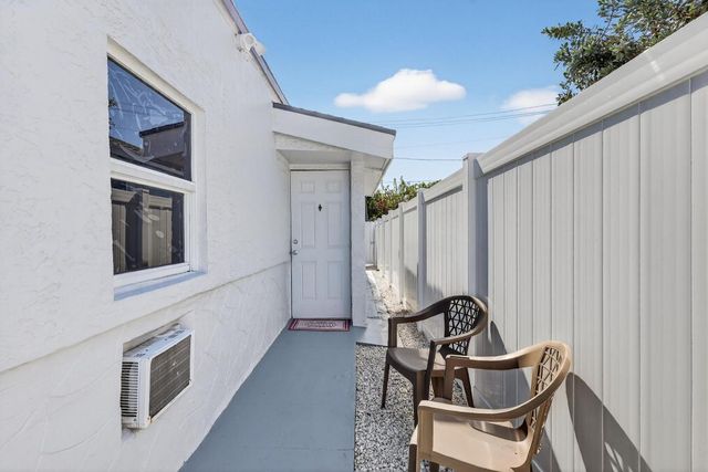 836 Ridgewood Drive, West Palm Beach, FL 33405