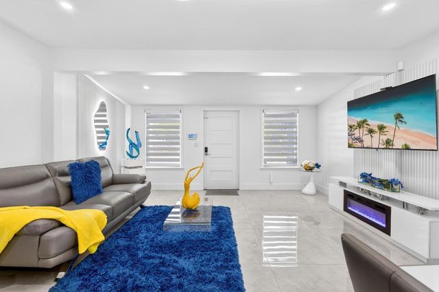 836 Ridgewood Drive, West Palm Beach, FL 33405