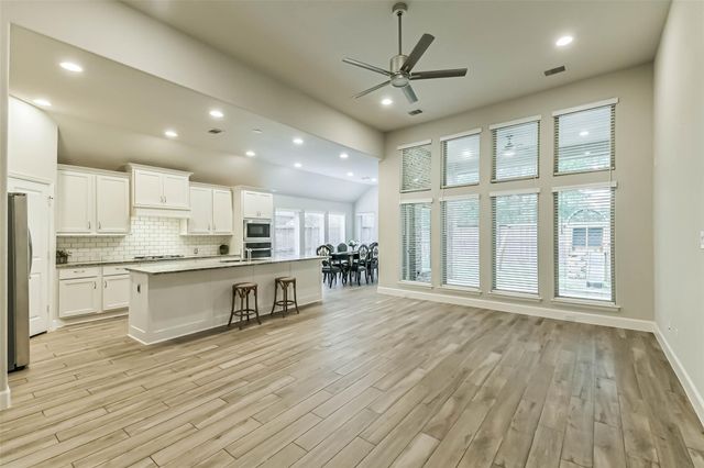 8132 Tyrell Heights Drive, Magnolia, TX 77354