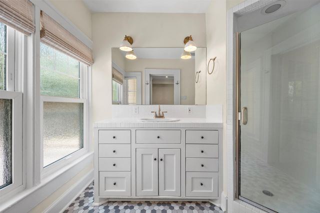 5720 Tremont Street, Dallas, TX 75214