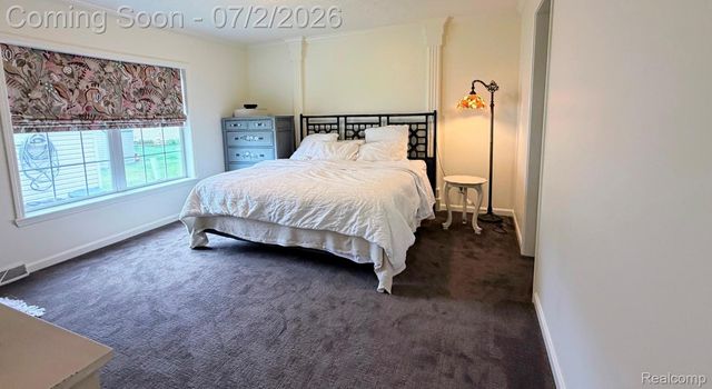 29703 Vinewood Lane, Gibraltar, MI 48173
