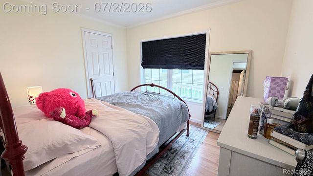 29703 Vinewood Lane, Gibraltar, MI 48173