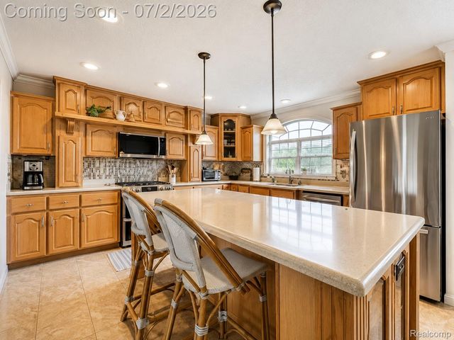 29703 Vinewood Lane, Gibraltar, MI 48173