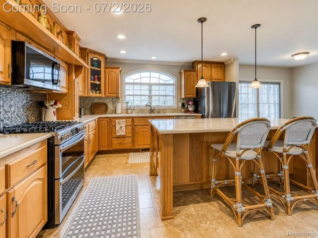 29703 Vinewood Lane, Gibraltar, MI 48173