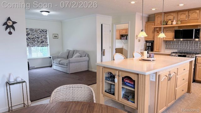 29703 Vinewood Lane, Gibraltar, MI 48173