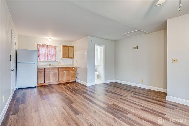 45 Mitchell Avenue, Piscataway, NJ 08854