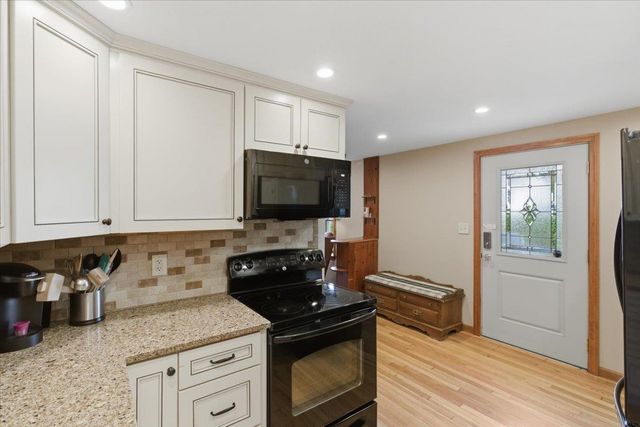 21 Pageant Street, Bennington, VT 05201