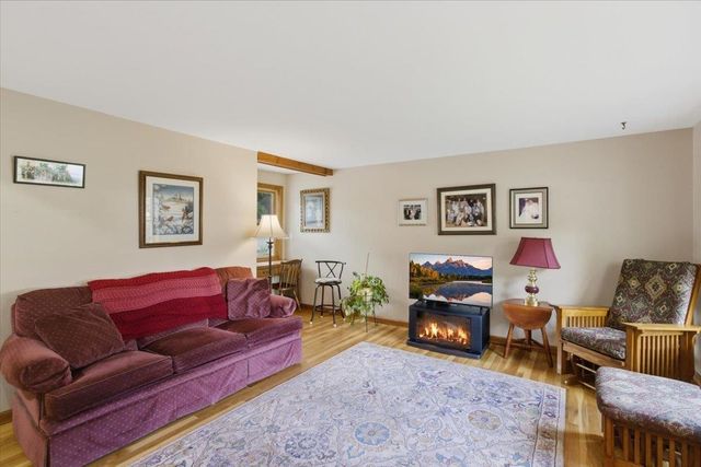 21 Pageant Street, Bennington, VT 05201