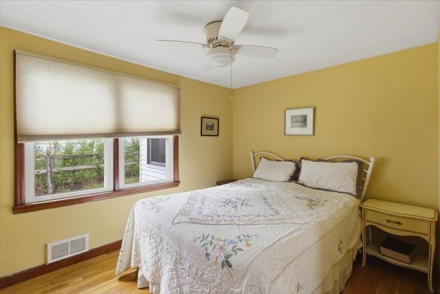 21 Pageant Street, Bennington, VT 05201