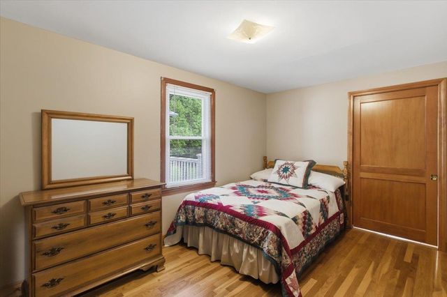 21 Pageant Street, Bennington, VT 05201