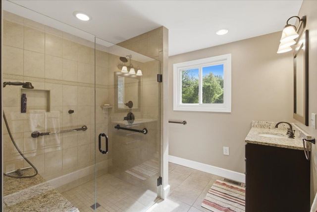 21 Pageant Street, Bennington, VT 05201