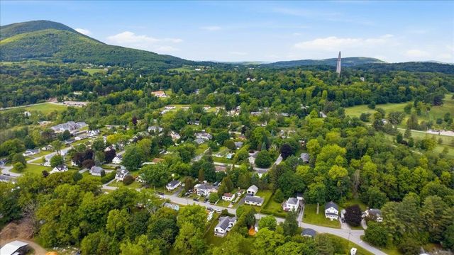 21 Pageant Street, Bennington, VT 05201