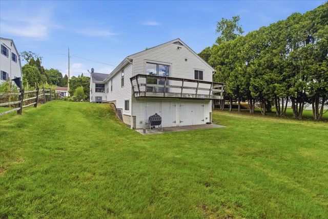21 Pageant Street, Bennington, VT 05201