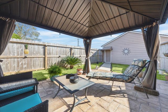 16819 Holly Trail Drive, Houston, TX 77058