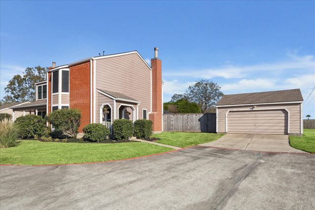 16819 Holly Trail Drive, Houston, TX 77058