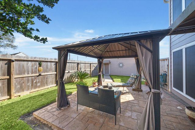 16819 Holly Trail Drive, Houston, TX 77058