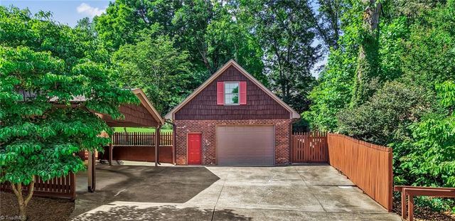 4125 Rock Hill Road, Pfafftown, NC 27040
