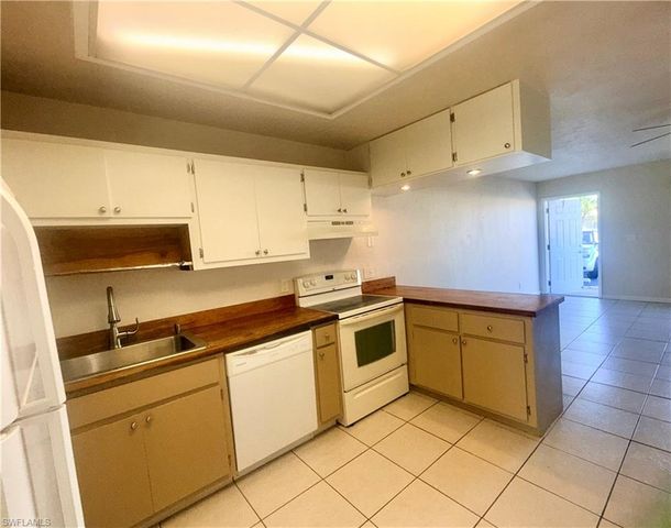 3417 SW Santa Barbara PL # 114, Cape Coral, FL 33914