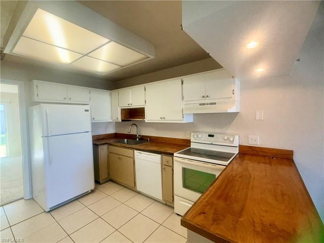 3417 SW Santa Barbara PL # 114, Cape Coral, FL 33914