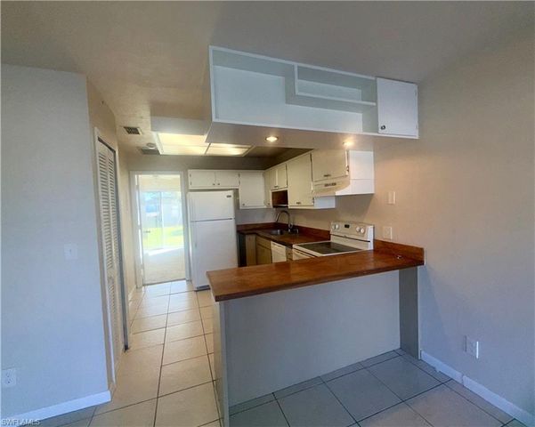 3417 SW Santa Barbara PL # 114, Cape Coral, FL 33914