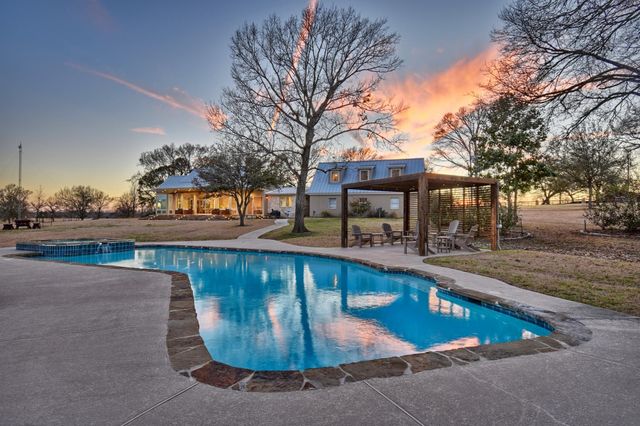 770 Blackberry Lane, Washington, TX 77880