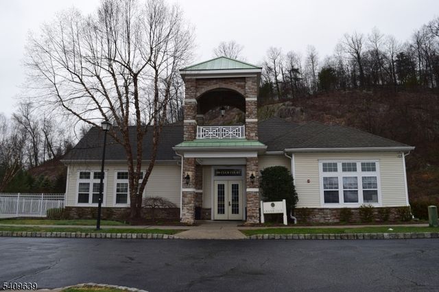 8217 Sanctuary Blvd, Riverdale Boro, NJ 07457