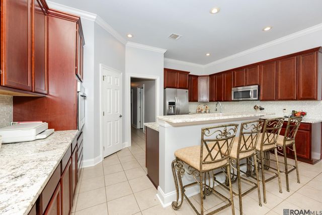 11370 Meadow View Dr, Denham Springs, LA 70726