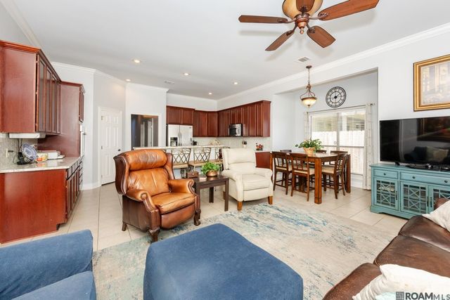 11370 Meadow View Dr, Denham Springs, LA 70726