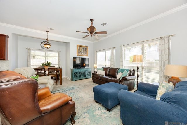 11370 Meadow View Dr, Denham Springs, LA 70726