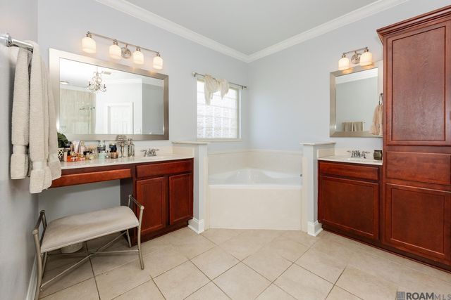 11370 Meadow View Dr, Denham Springs, LA 70726