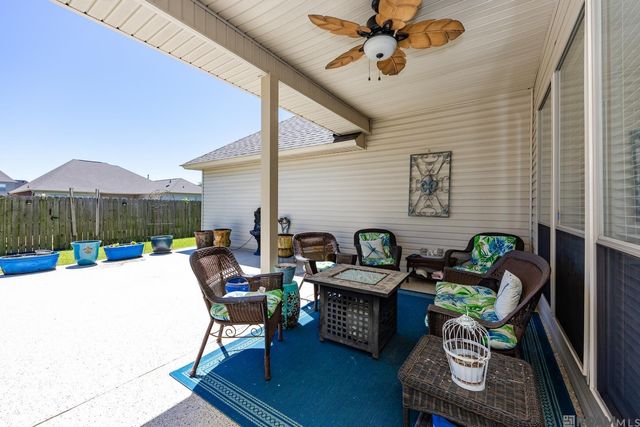 11370 Meadow View Dr, Denham Springs, LA 70726